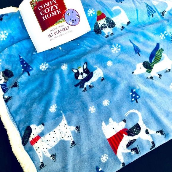 NWT Christmas Skating Dog Sherpa Plush Blanket